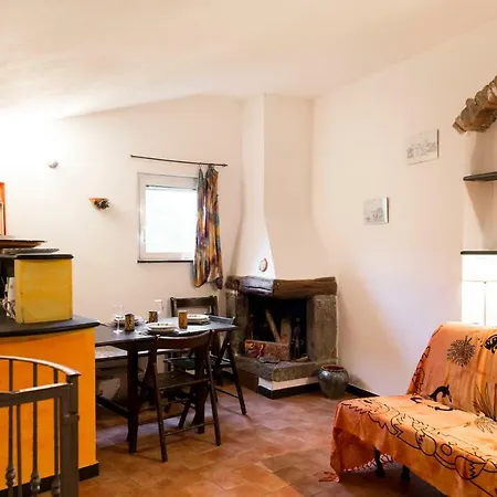 Borgo Tipico Collinare Apartment *